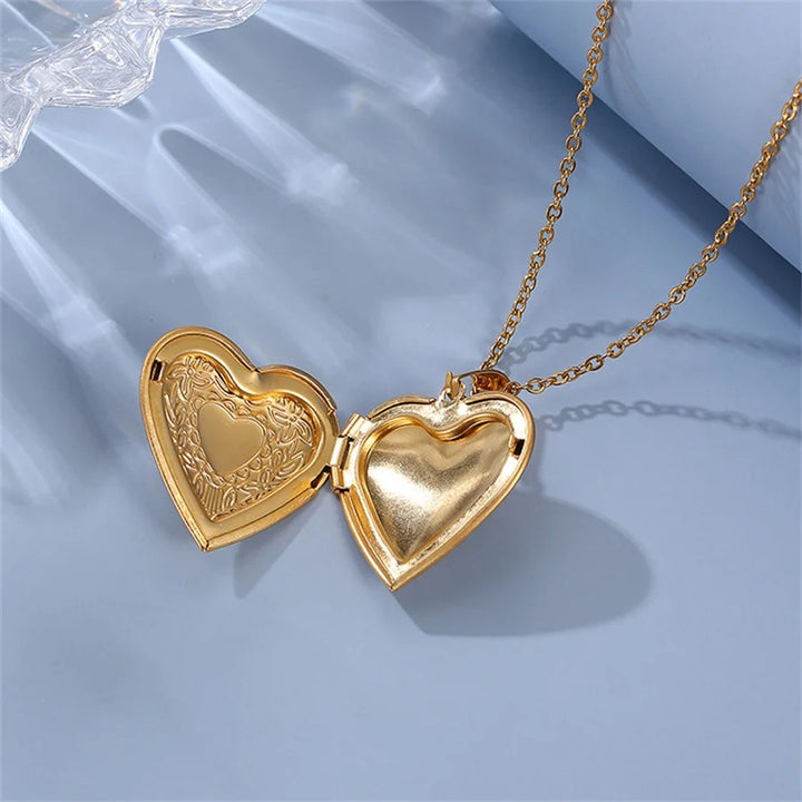 Lily Photo Locket - 18K Gold Plated