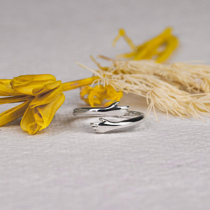 Hug Ring