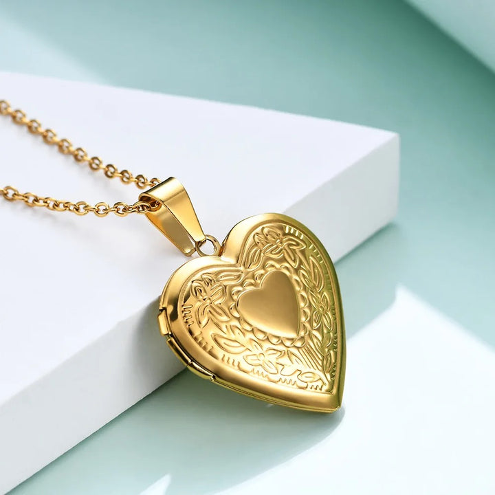 Lily Photo Locket - 18K Gold Plated