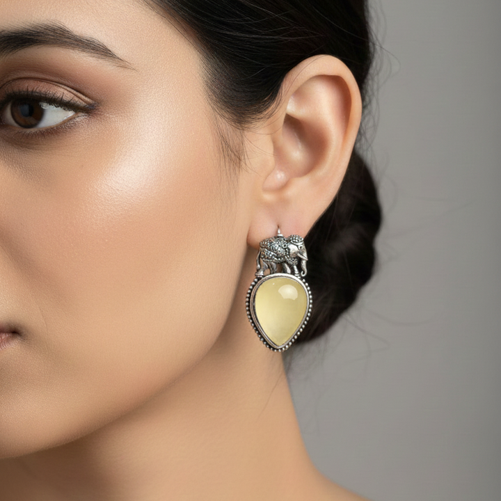 12 Jhumka Gift Set in Wooden Box with Mirror